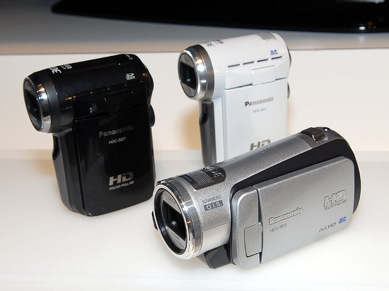 Illustration for article titled Panasonic HDC-SD7 is Now World's Smallest HD Camcorder